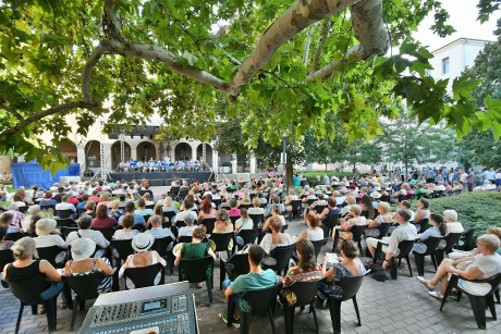 Megtelt a Bartók Béla tér a Fehérvári Fúvós Fesztiválra